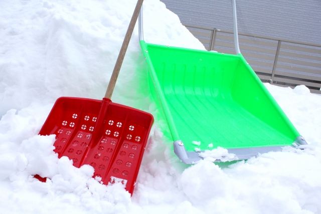 雪かきスコップ ないとき